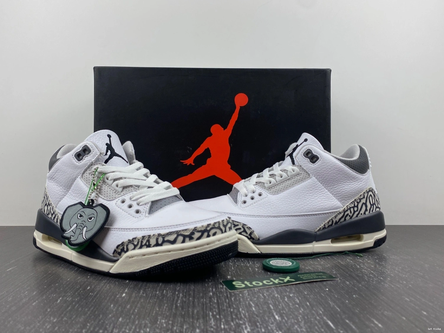 - 3 (GS) Hide DX6665-100 Sneak N' Jordan Retro 0117